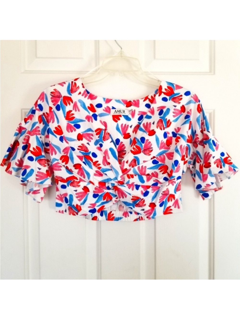 AMUR Flutter Sleeve Front Pleats & Knot Floral Crop Top in White, Pink & Blue